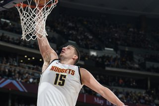 Nikola Jokic a été élu MVP pour la troisième fois en quatre ans. KEYSTONE/AP/DAVID ZALUBOWSKI